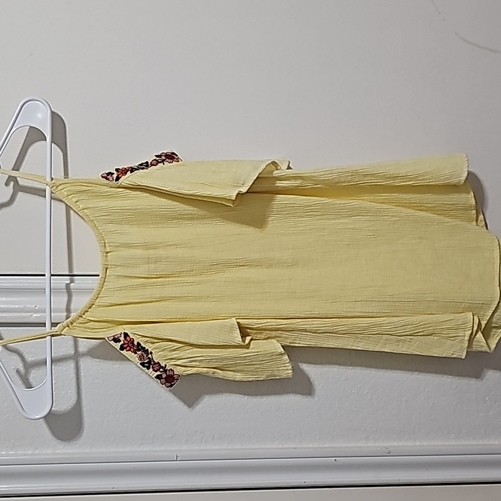 Yellow Top - Picture 5 of 5